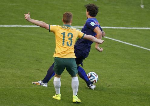 Fallo di mano di Janmaat . Reuters